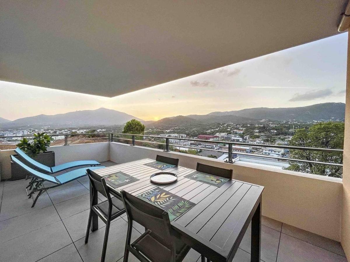 Appartement Central Avec Tres Jolie Vue Ajaccio  Kültér fotó
