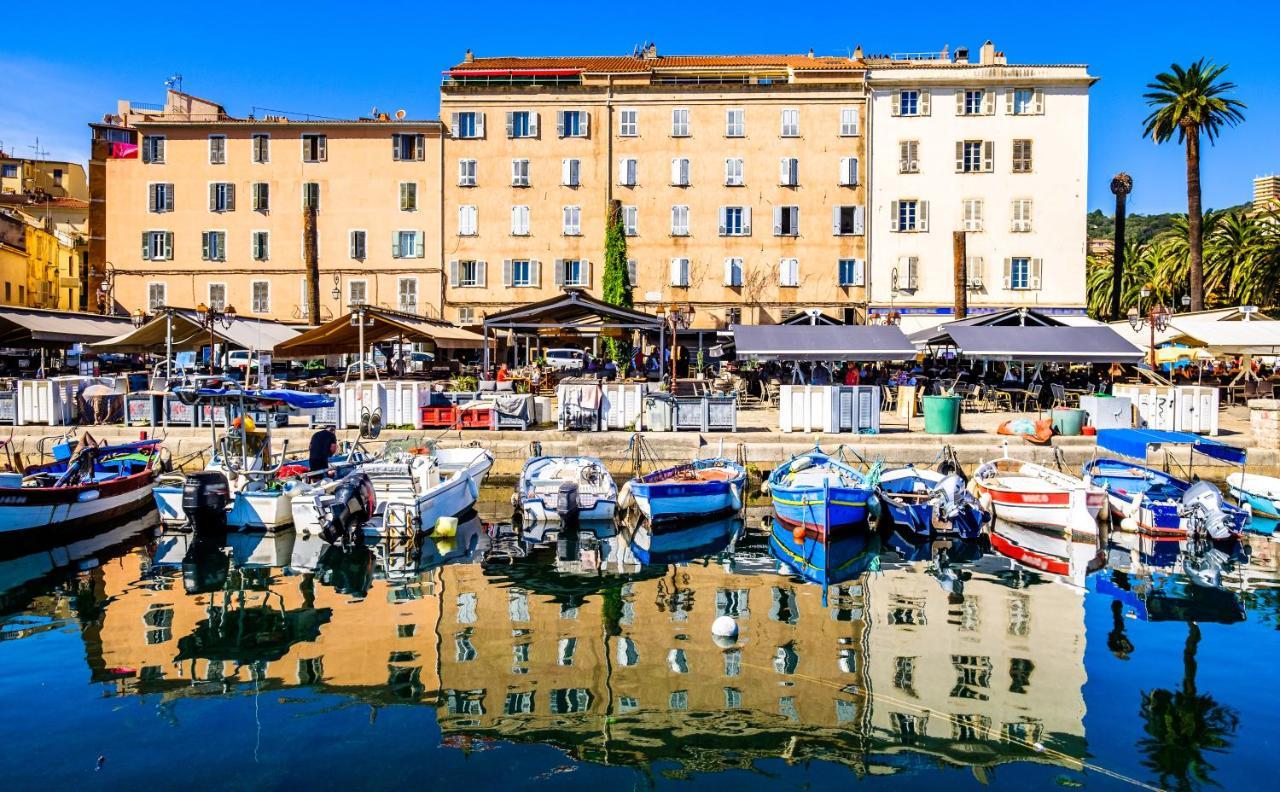 Appartement Central Avec Tres Jolie Vue Ajaccio  Kültér fotó